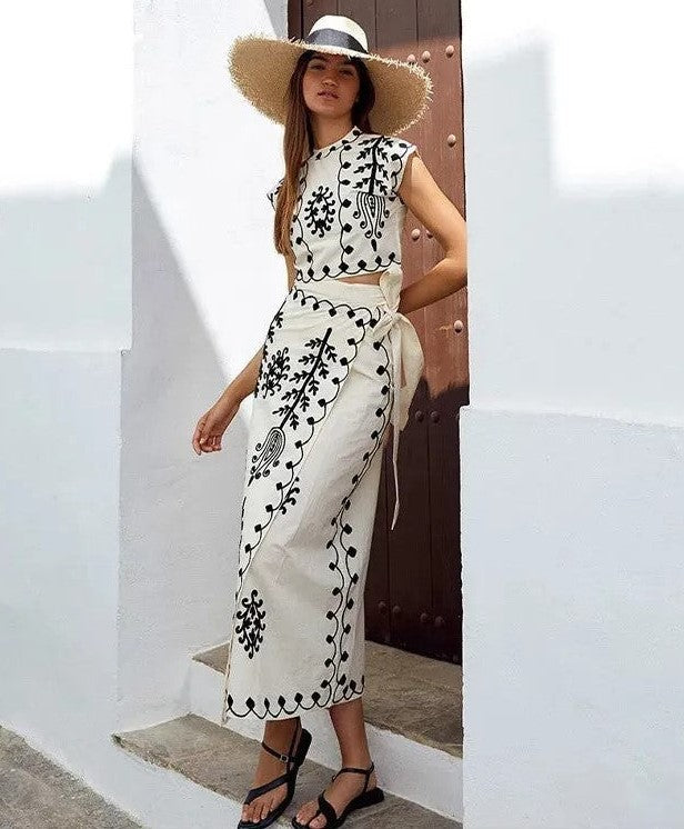 Conjunto Sara – Estampado Chic de Top y Falda