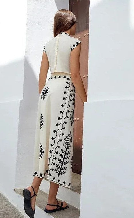 Conjunto Sara – Estampado Chic de Top y Falda